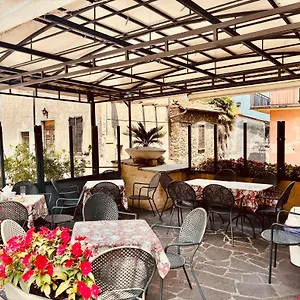 Le Quattro Stagioni Lakeview Apartament