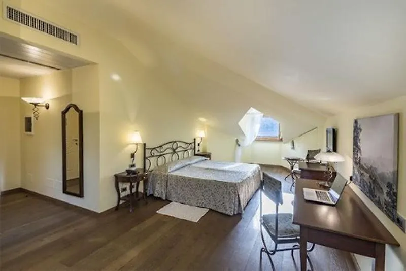 La Darsena Boutique Hotel & Restaurant Tremezzo Itália