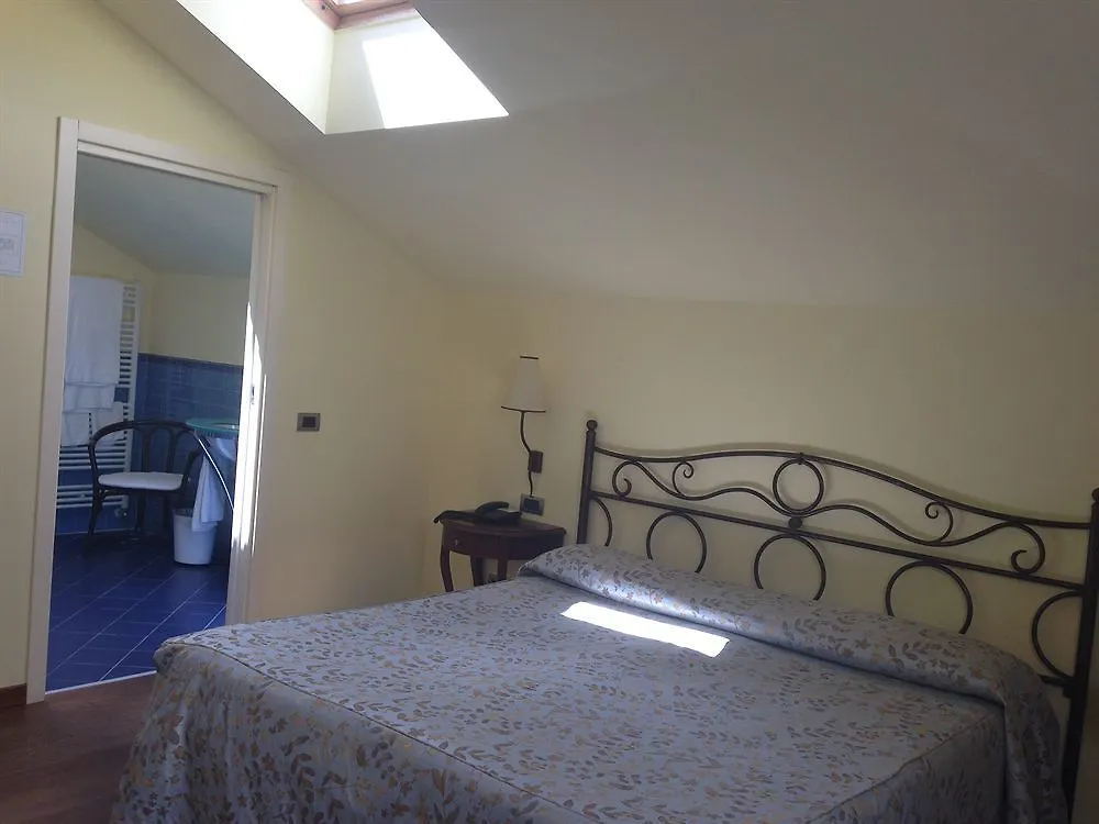 La Darsena Boutique Hotel & Restaurant Tremezzo 3*,