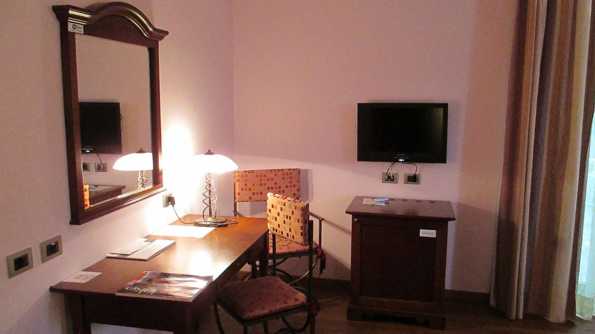 La Darsena Boutique Hotel & Restaurant Tremezzo 3*,